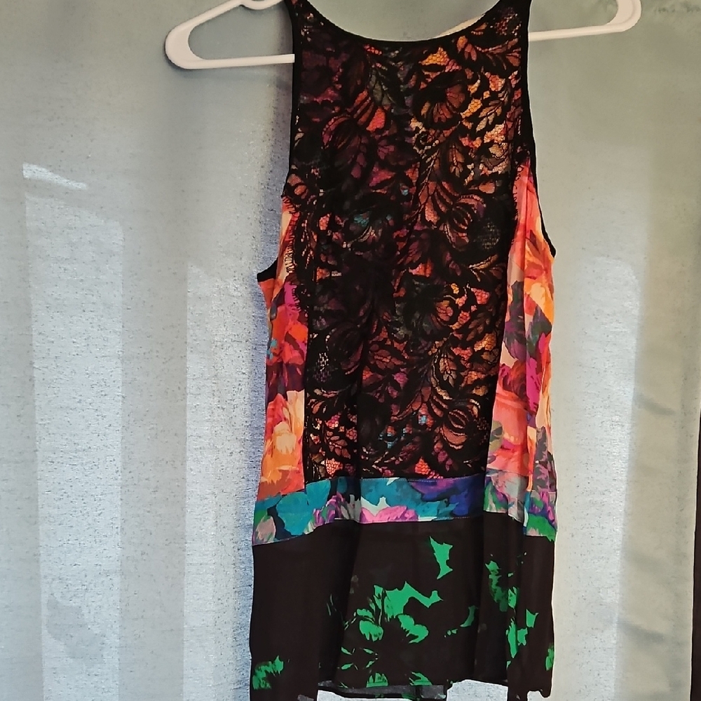 Nichole Miller Vibrant Floral Lace‎ Women's Top